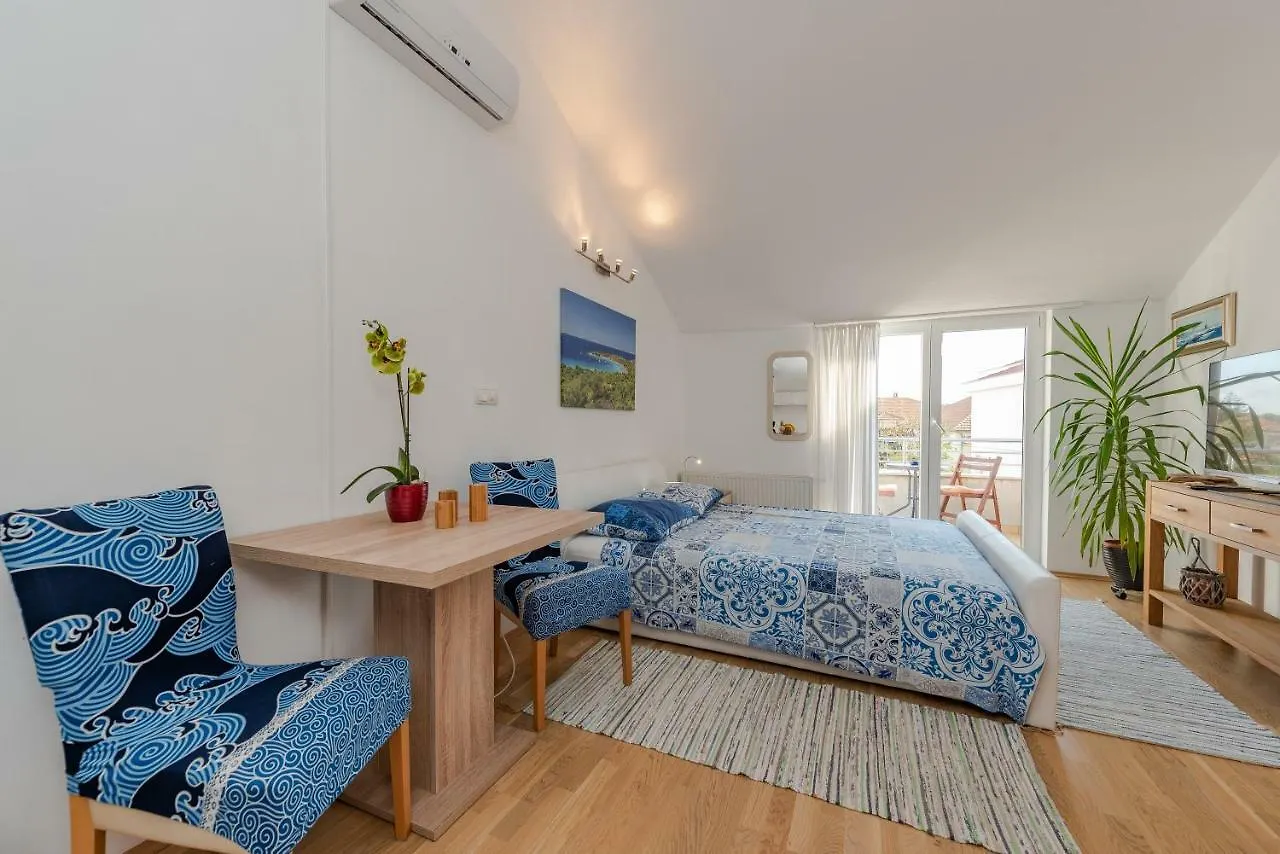 Romantic Oasis Apartments Zadar 0*,