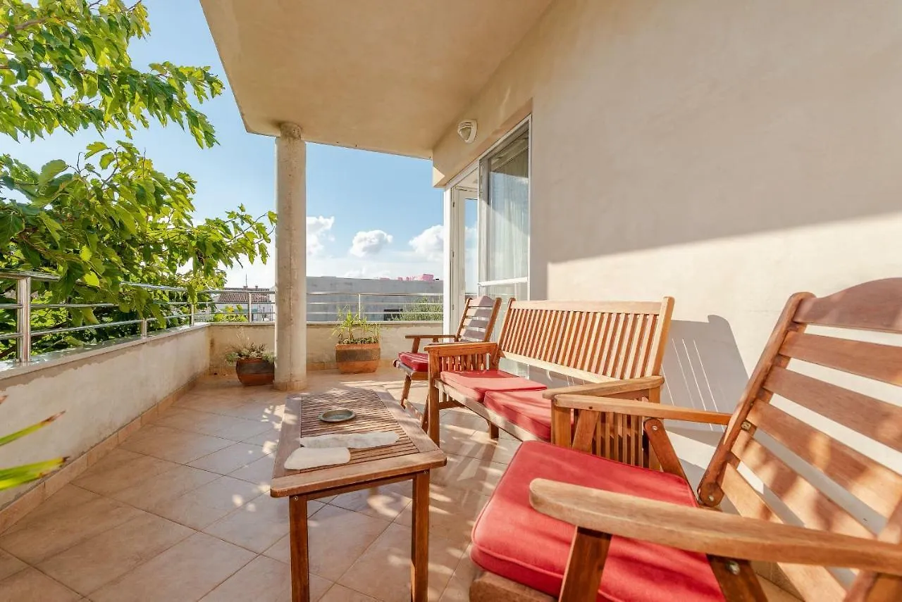 Romantic Oasis Apartments location